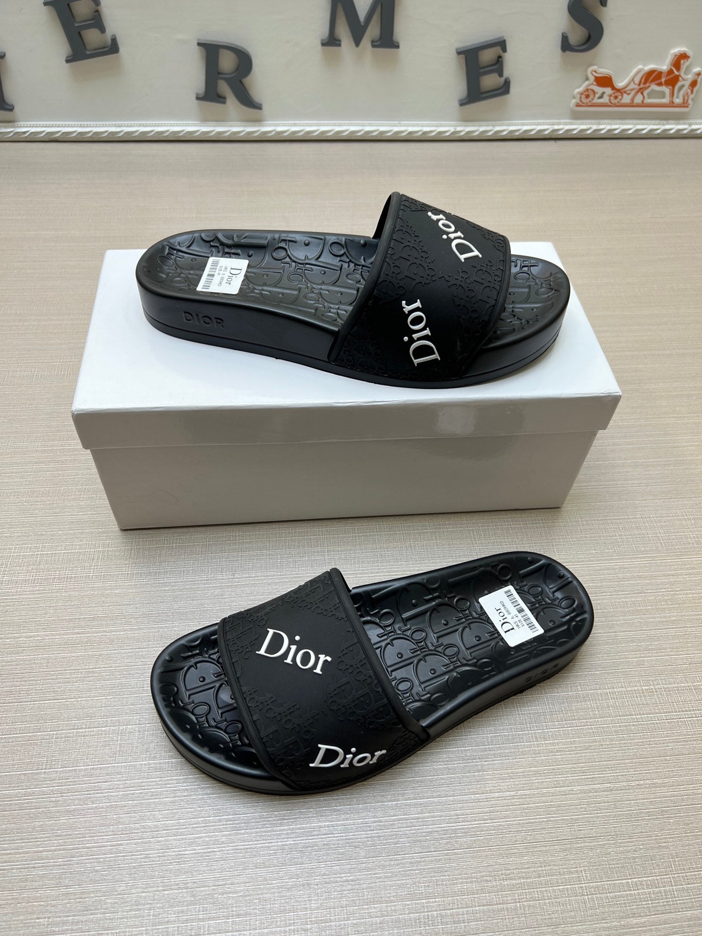 535ZD279ZDE Stylish Slippers