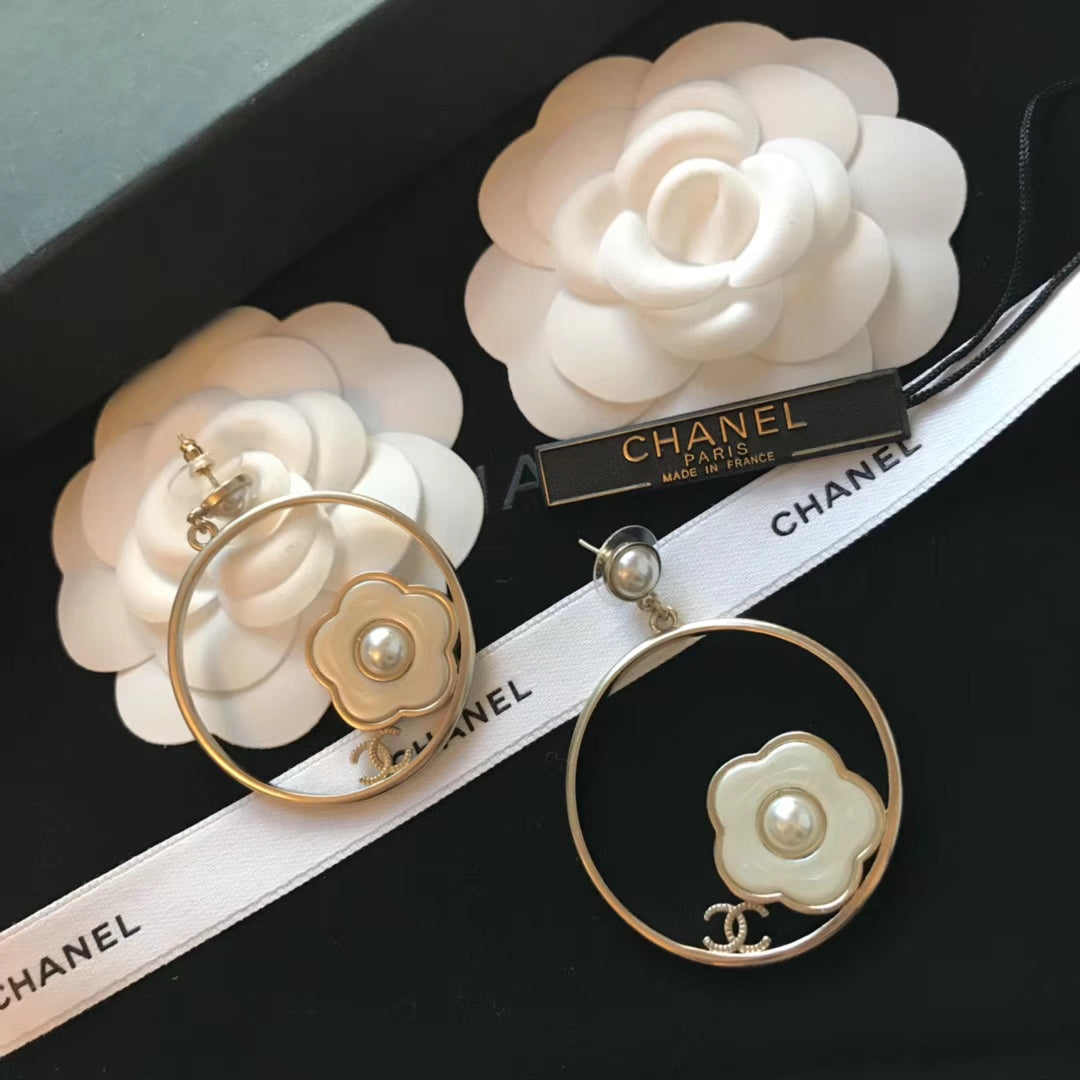 14C47EDE Stylish Earrings