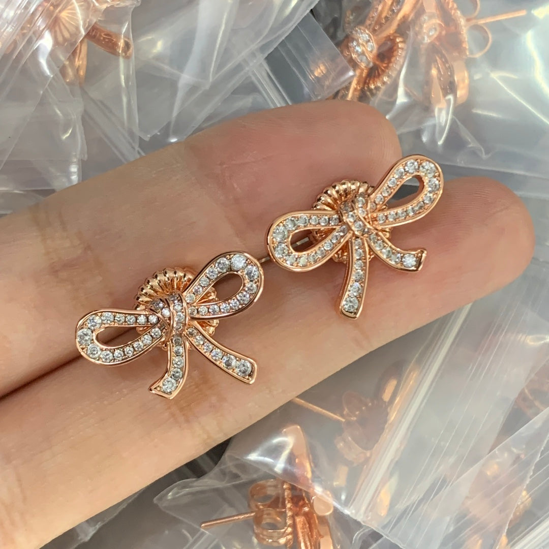 84A29EDE Stylish Earrings