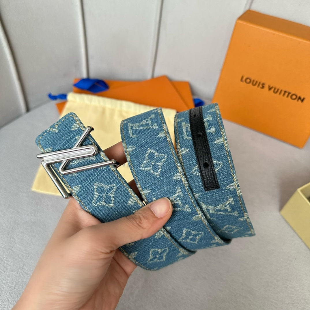 14E4PDE Stylish  High quality belt With full package