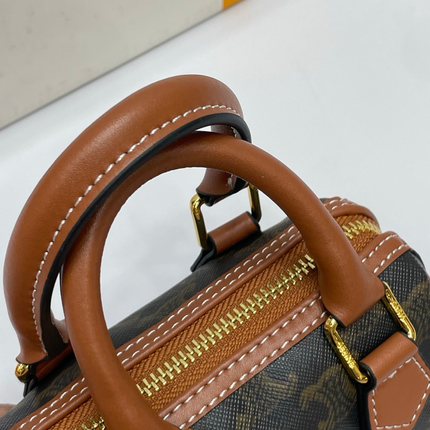 155NN27BDE Stylish leather bag