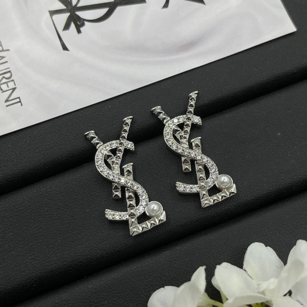 1YSL464EDE Stylish Earrings