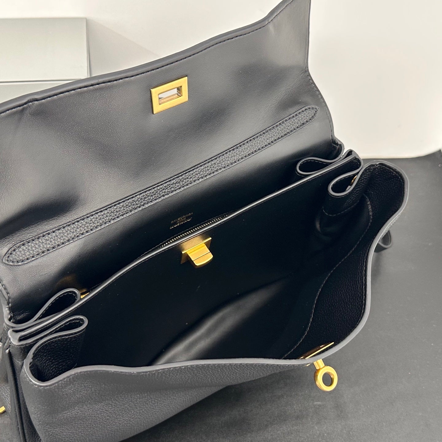 15XJ4BDE Stylish leather bag