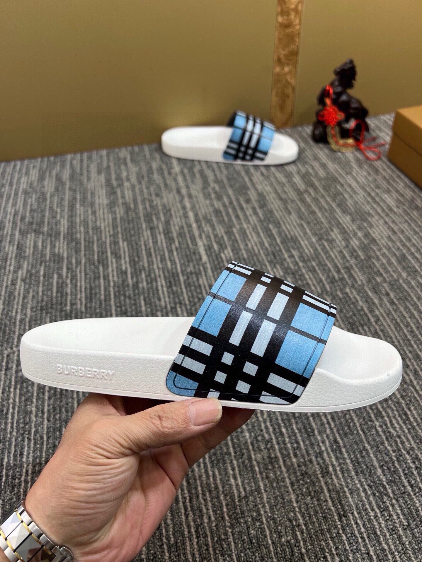 535ZR262ZDE Stylish Slippers