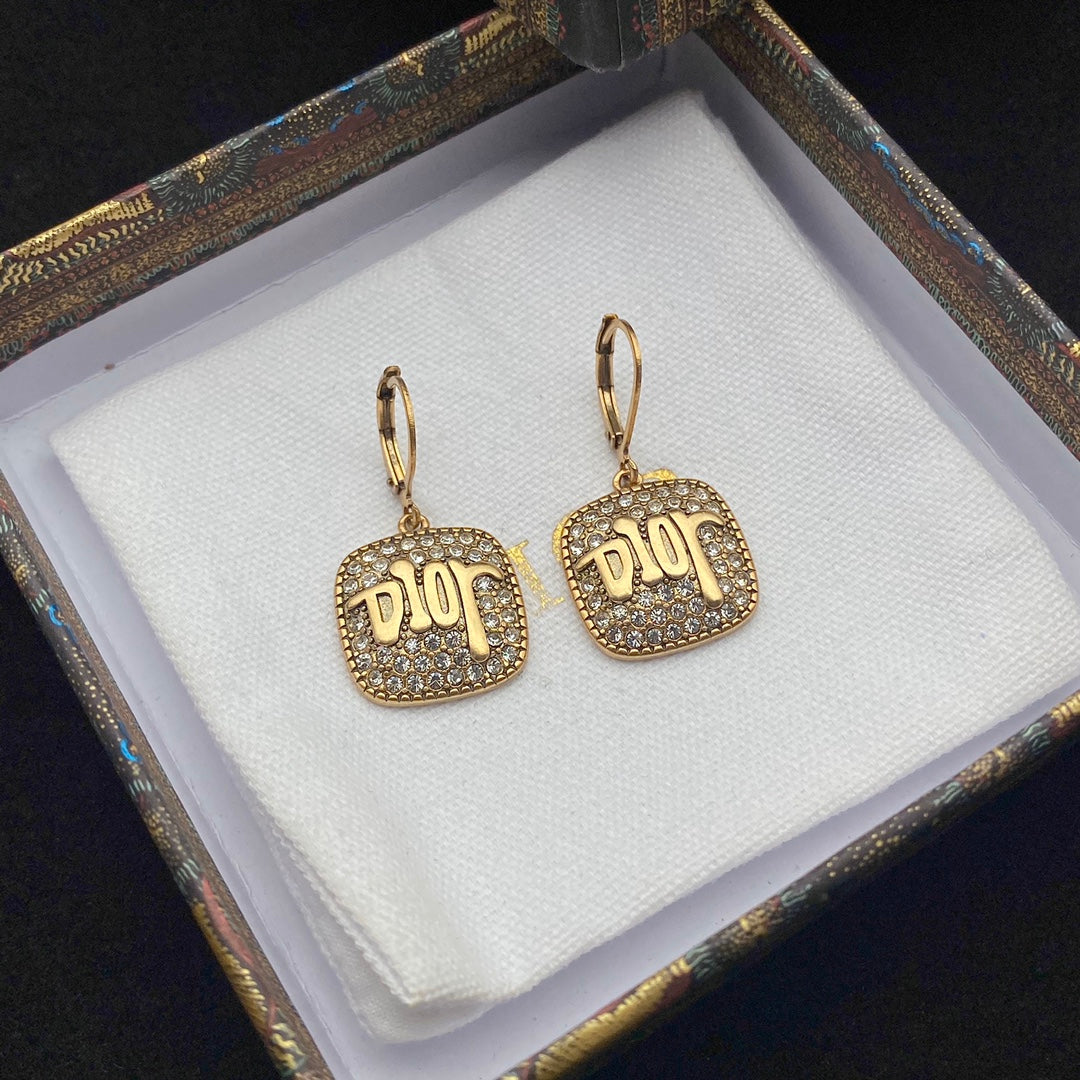 14D415EDE Stylish Earrings