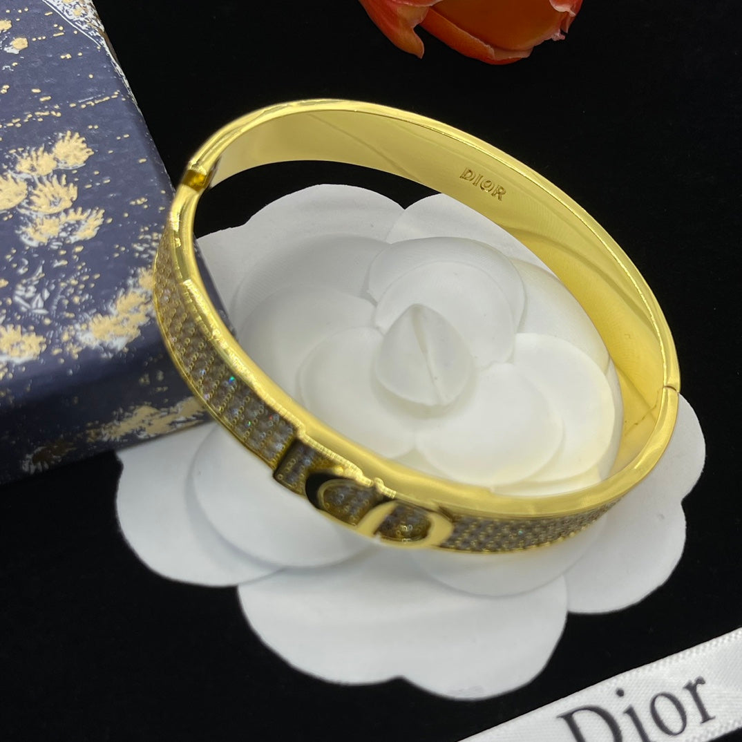 14D673KDE Stylish Bracelets