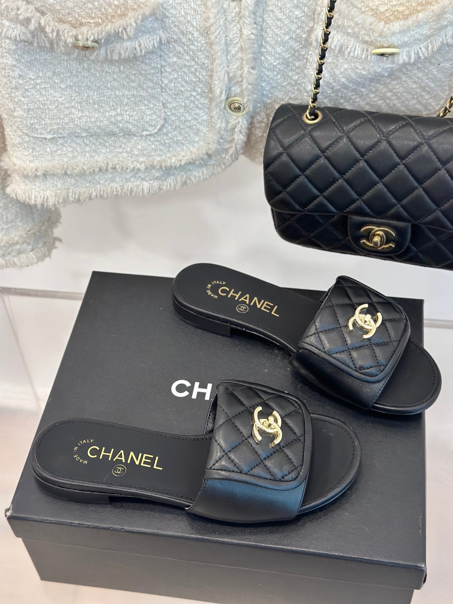 1WC254ZDE Stylish Slippers