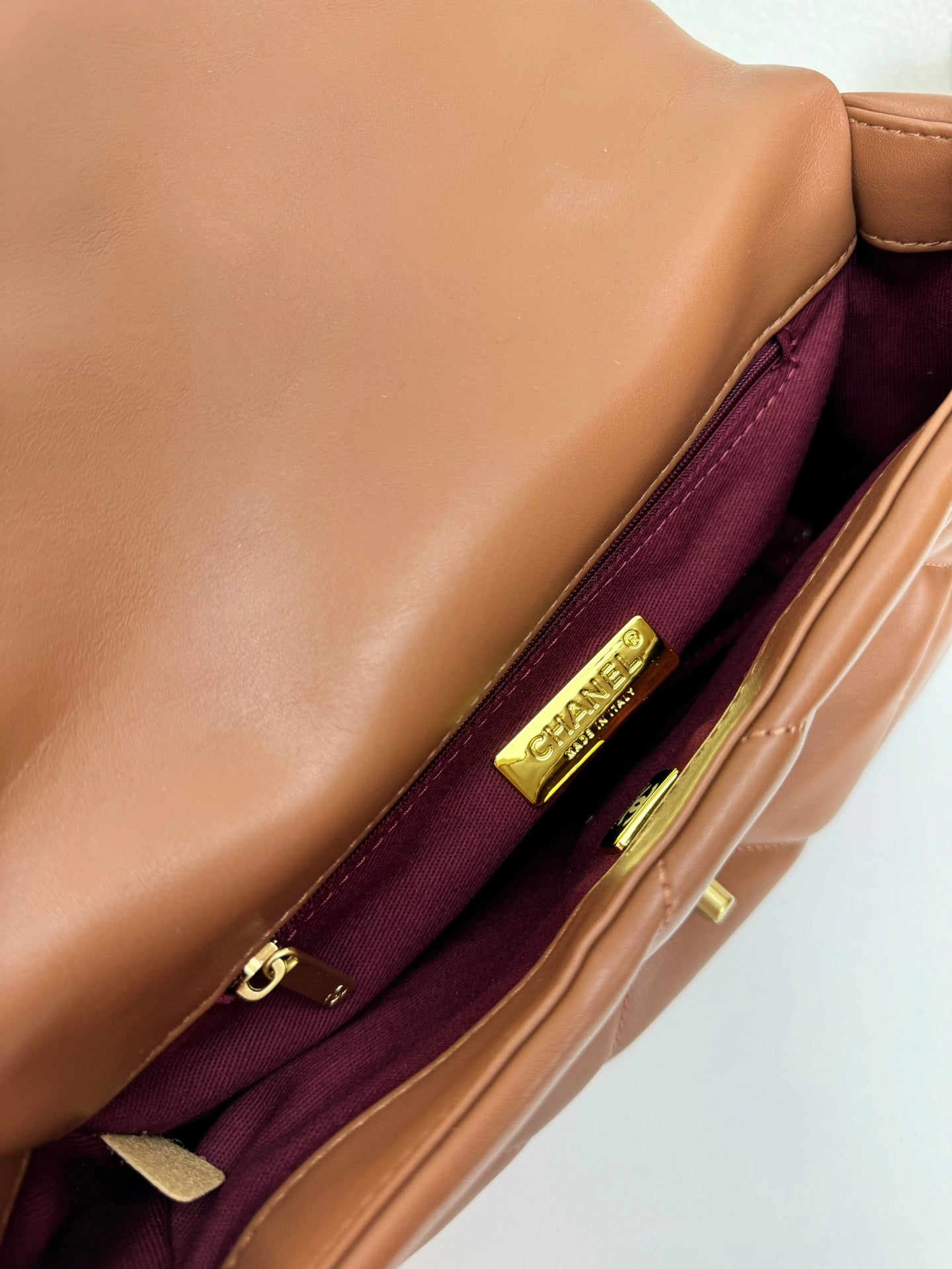 1WC85BDE Stylish leather bag