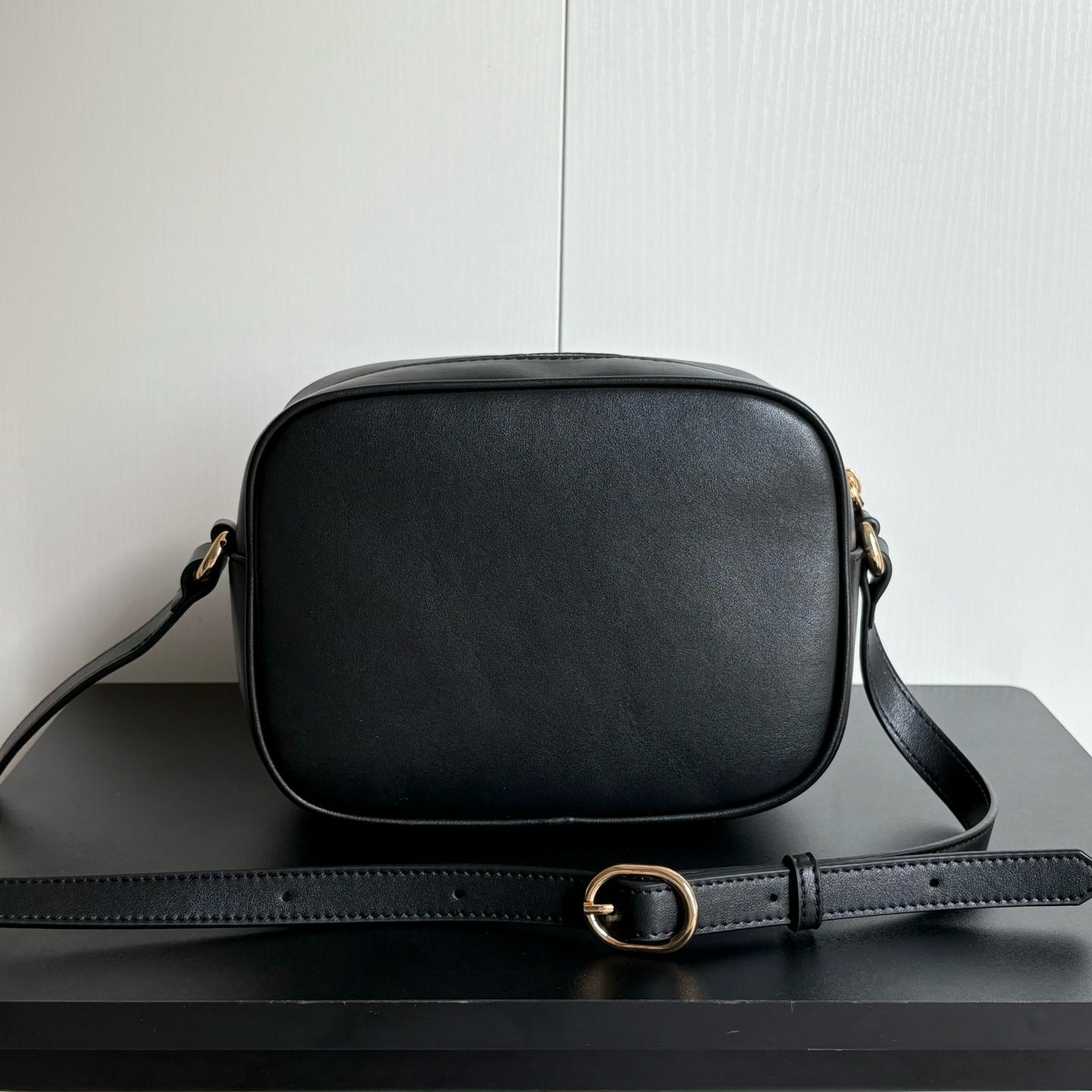 2WB18BDE Stylish leather bag