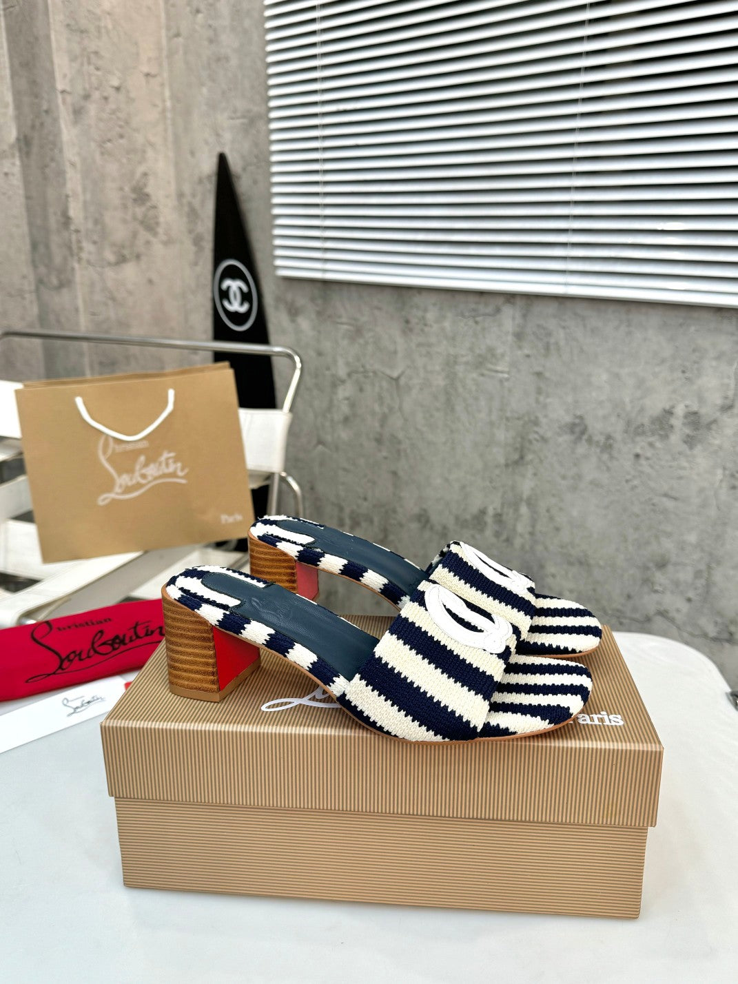 JXA9ZDE Stylish leather + knitted heels