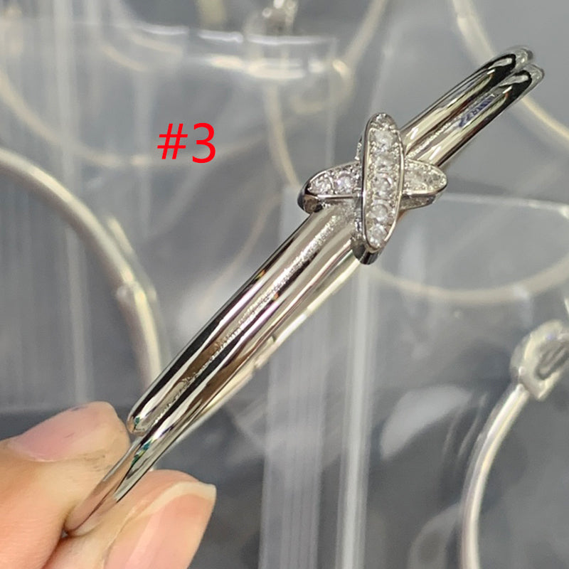 84A32KDE Stylish Bracelets