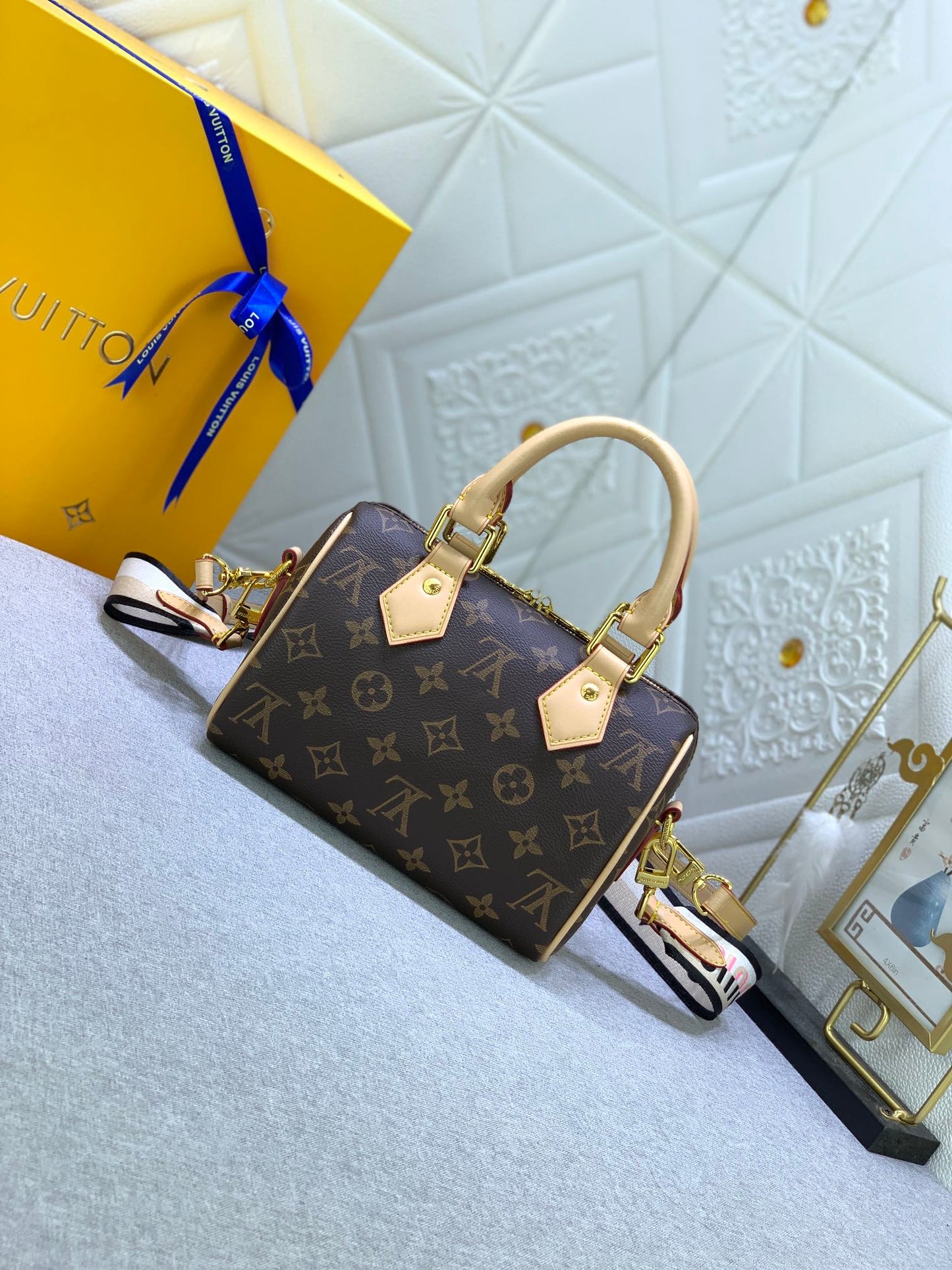 2XE44BDE Stylish leather bag 