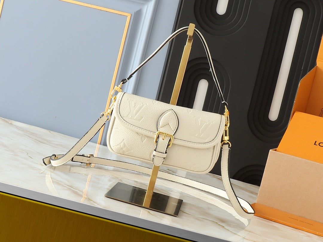 15XE3BDE Stylish leather bag