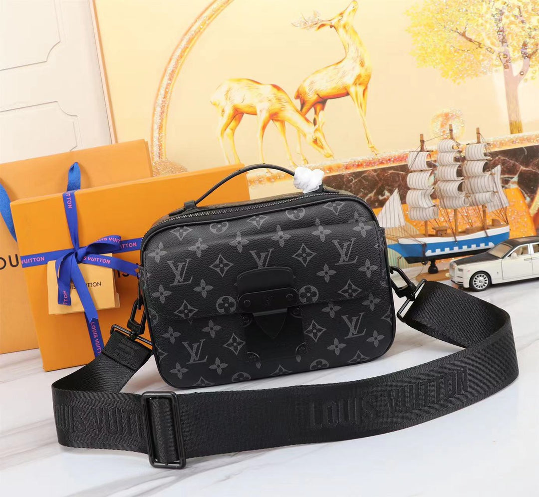 2XE137BDE Stylish leather bag 
