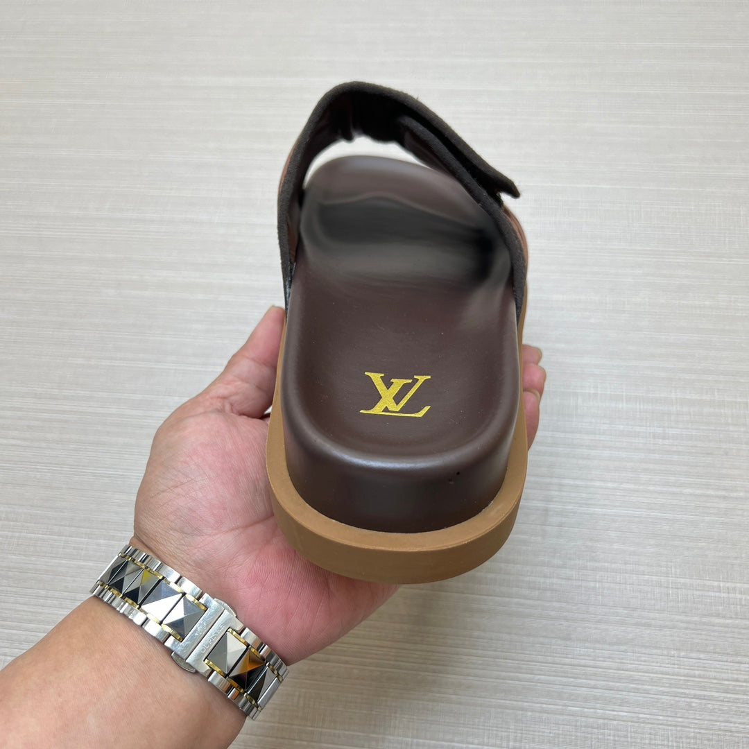 54E14ZDE Stylish slippers