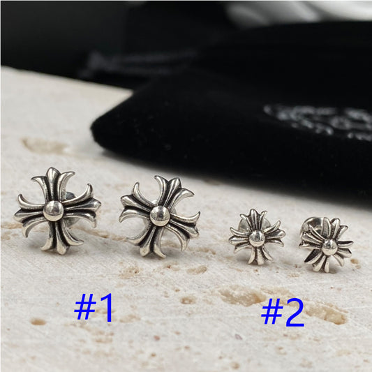 15QA4EDE Stylish Earrings
