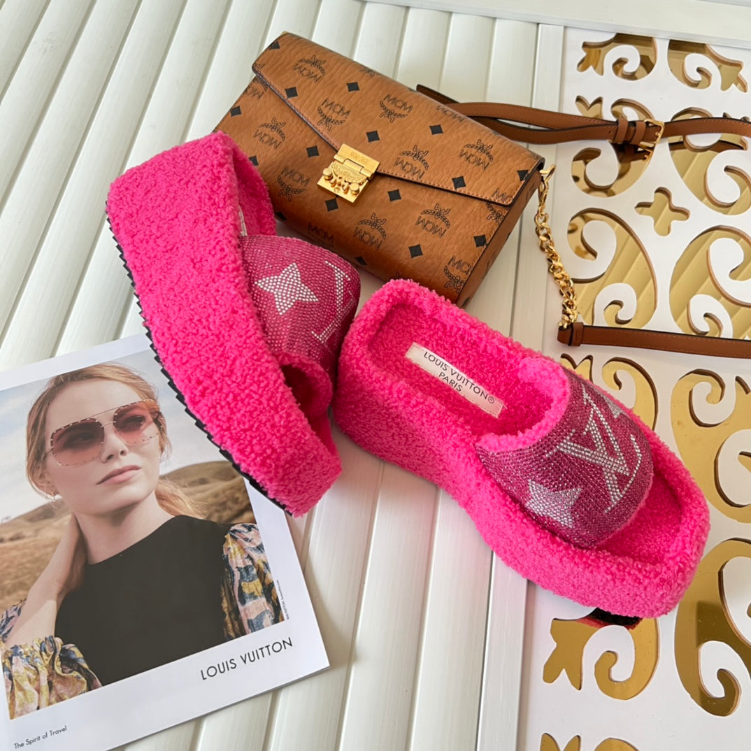 14E91ZDE Stylish Slippers