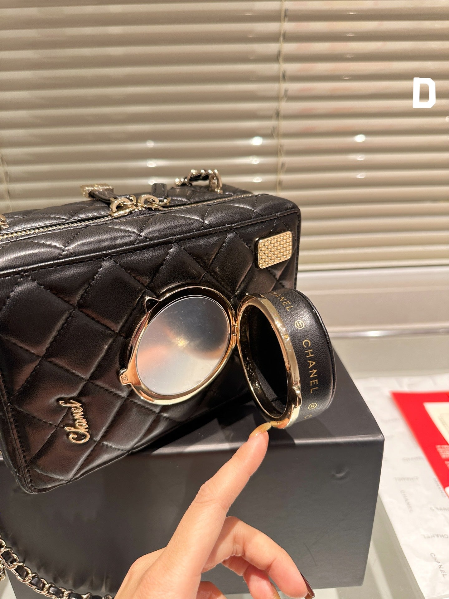 6XC420BDE Stylish Camera Bag