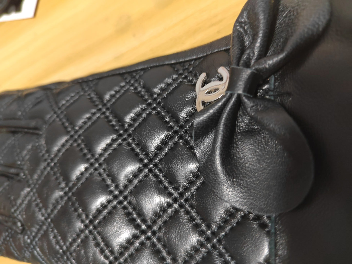 24C79SDE Stylish gloves