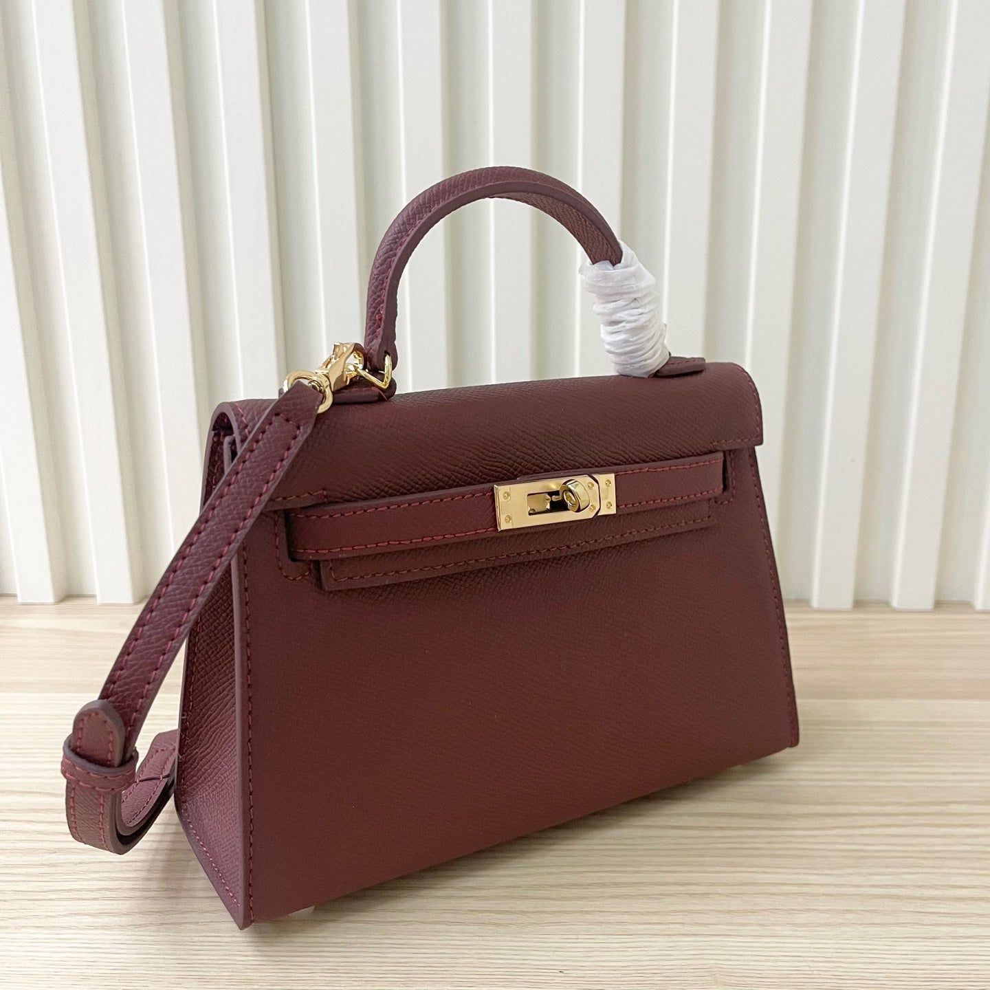 2WH26BDE Stylish leather bag