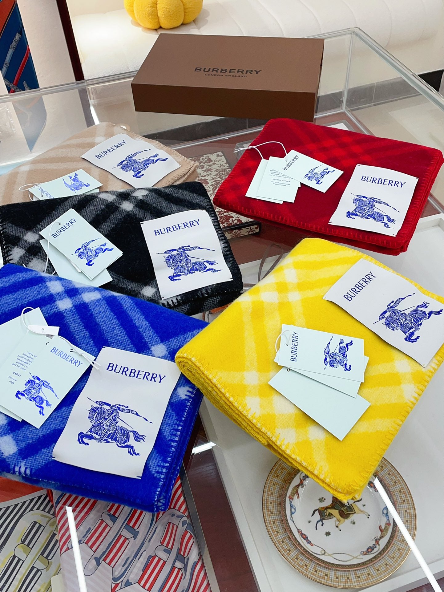 185ZR5WDE Stylish Winter Scarves