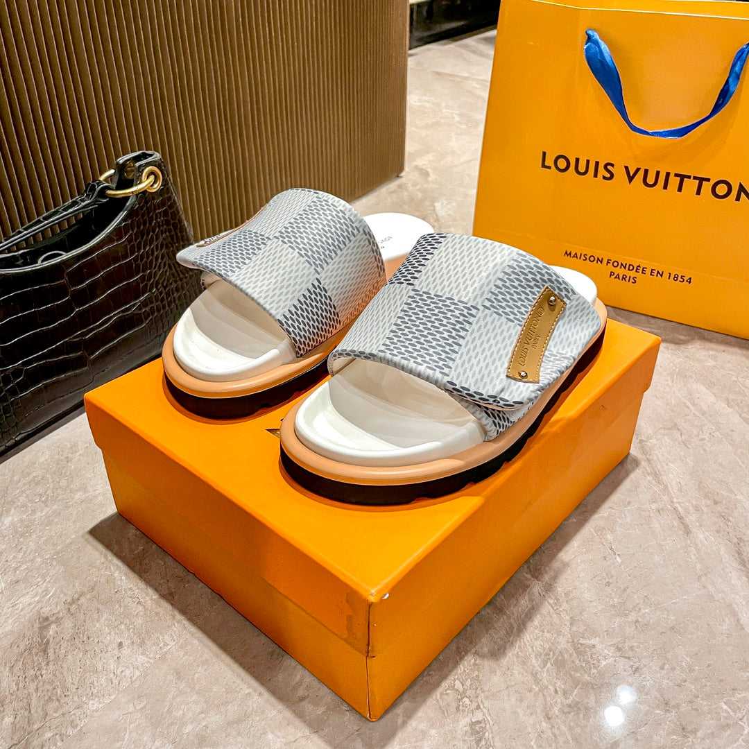 14E211ZDE Stylish Slippers