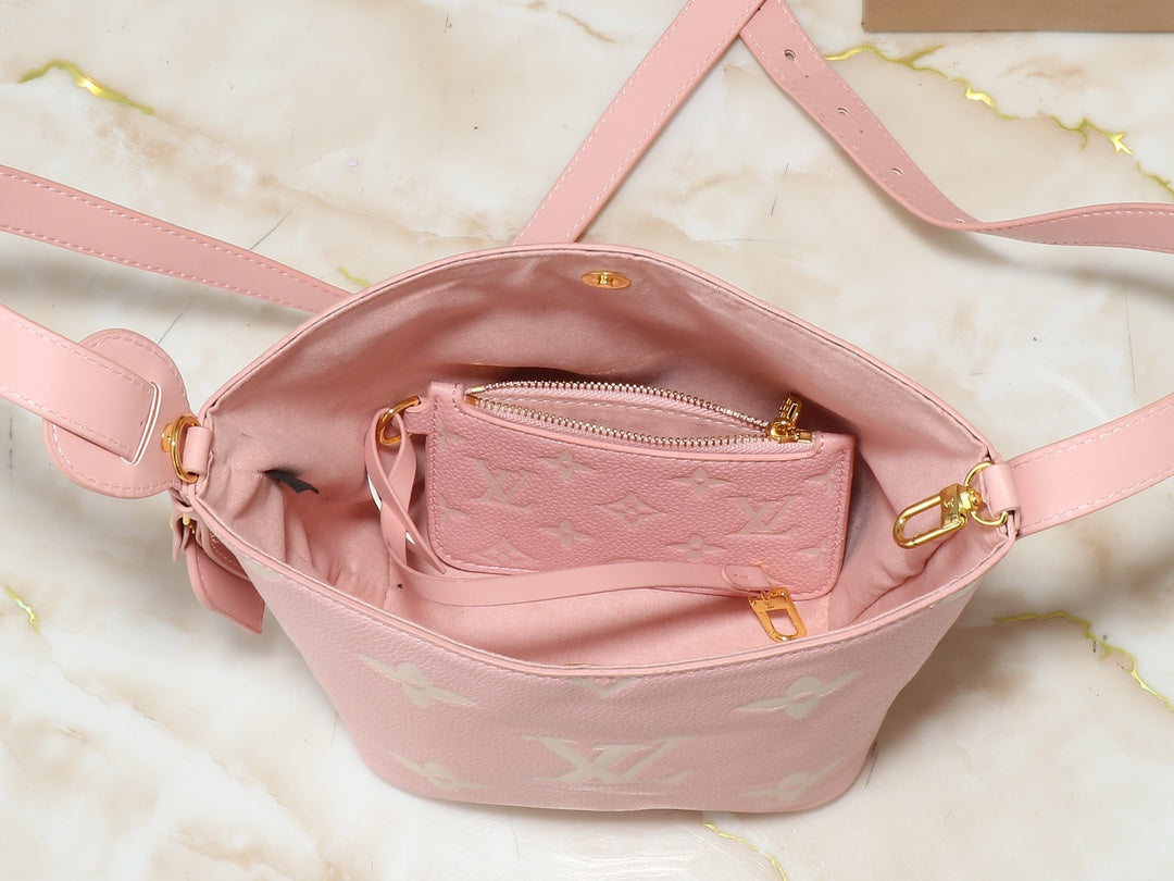 2WE3BDE Stylish leather bag