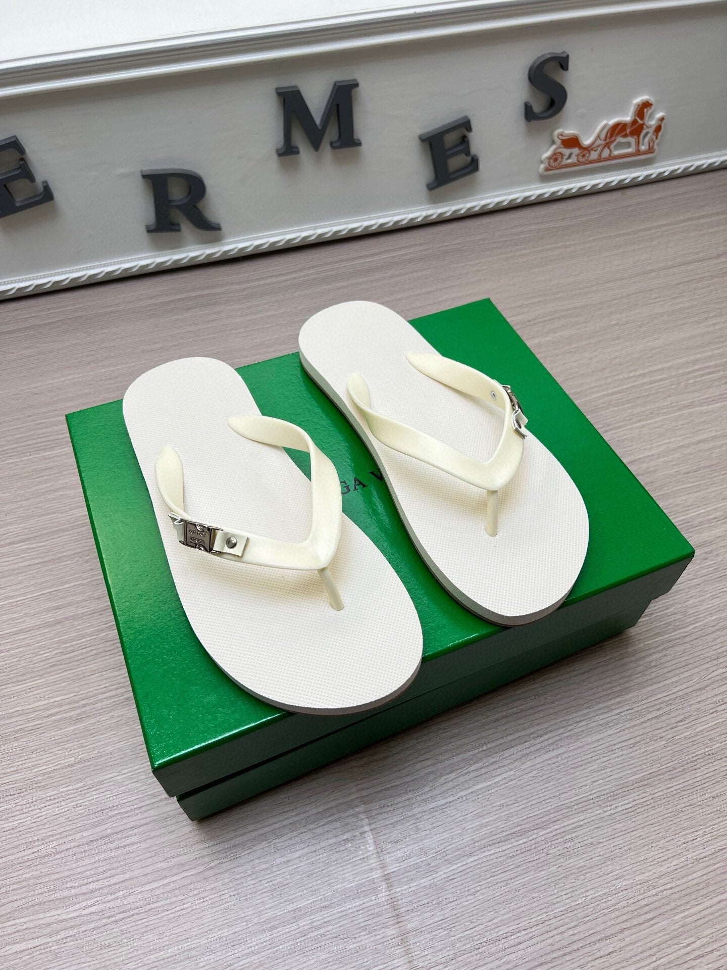 54A162ZDE Stylish slippers