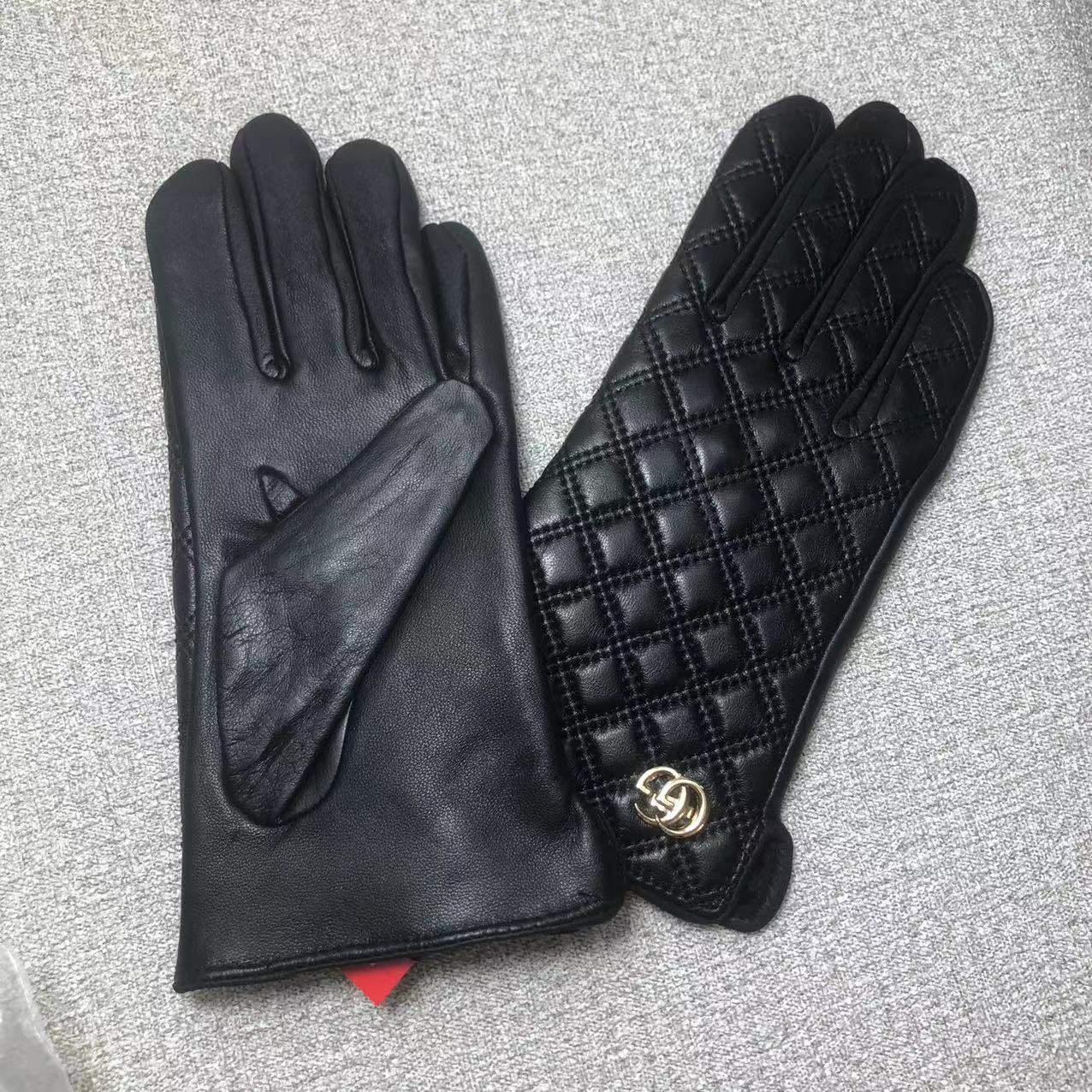 24B81SDE Stylish gloves