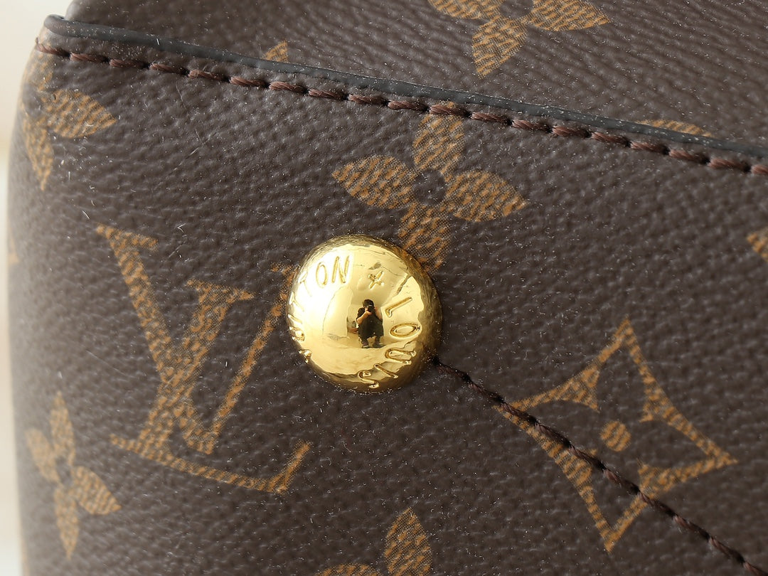 1WE115BDE Stylish leather bag