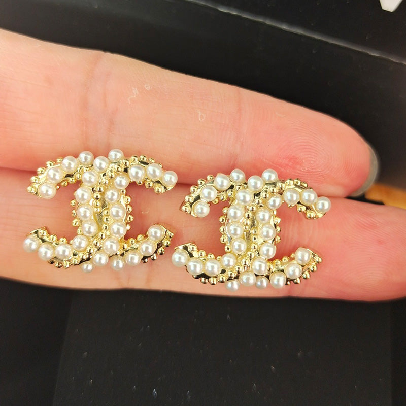 14C57EDE Stylish Earrings