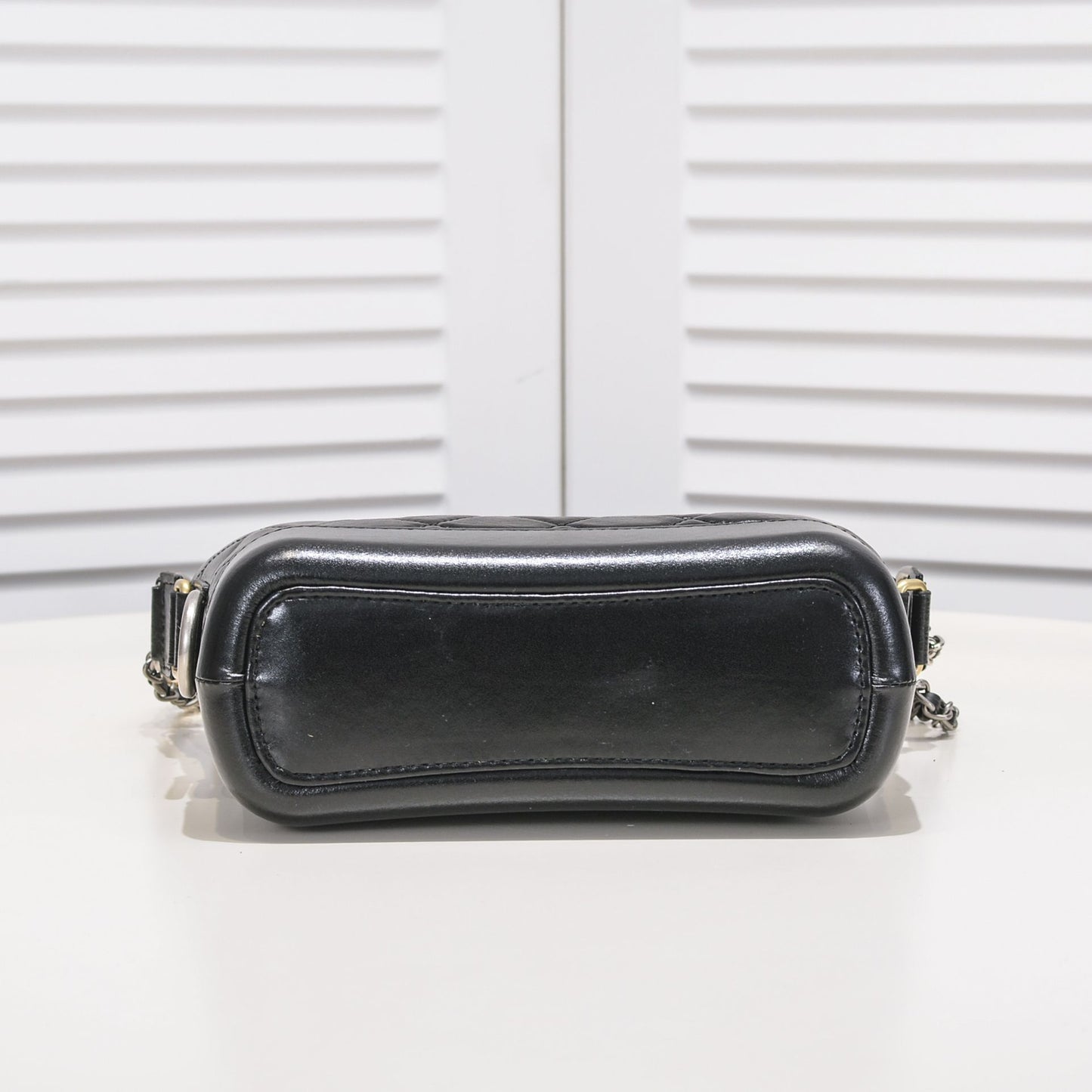 1XC261BDE Stylish leather bag 