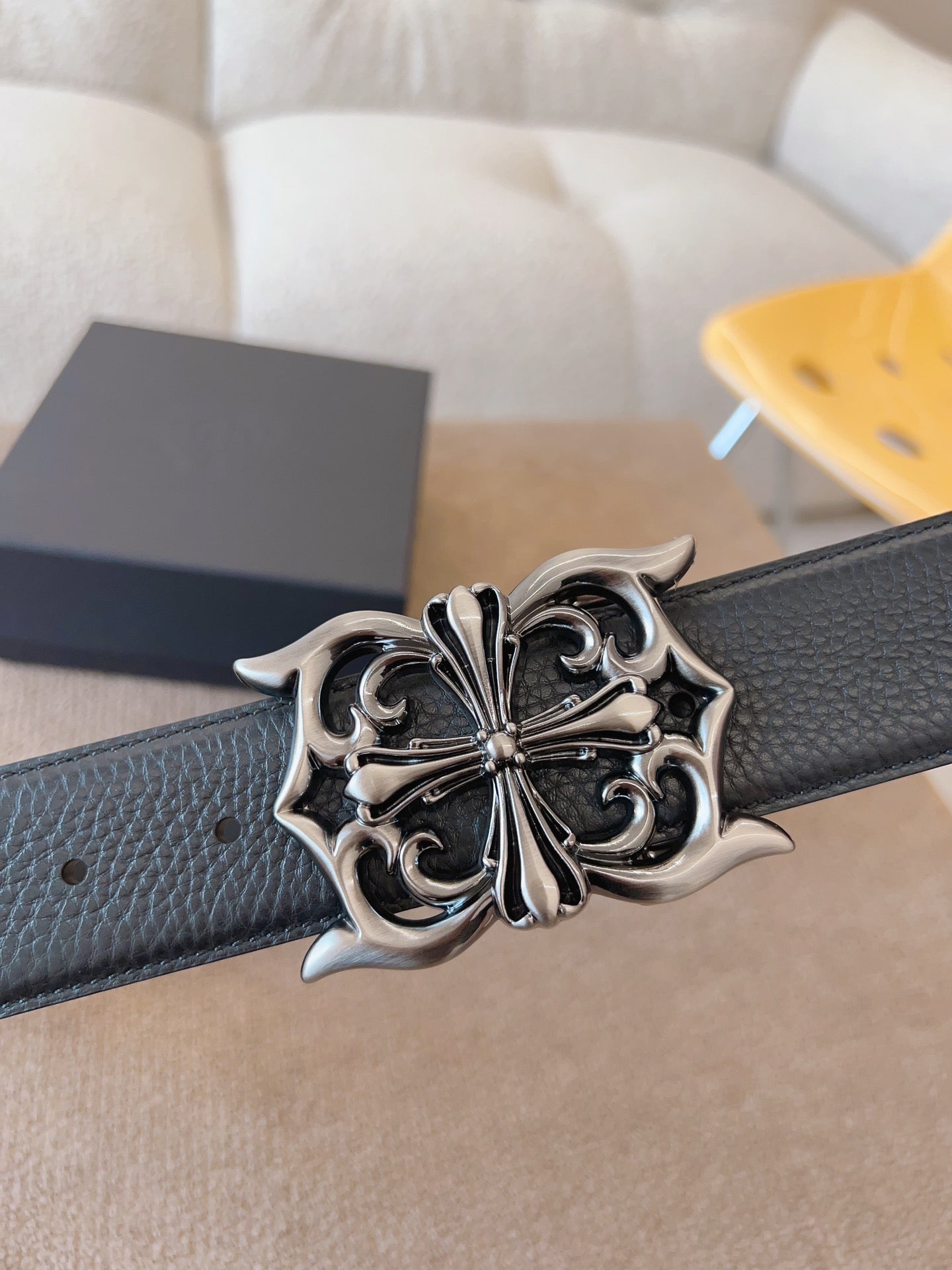 255RA15PDE Stylish  High quality belt With full package