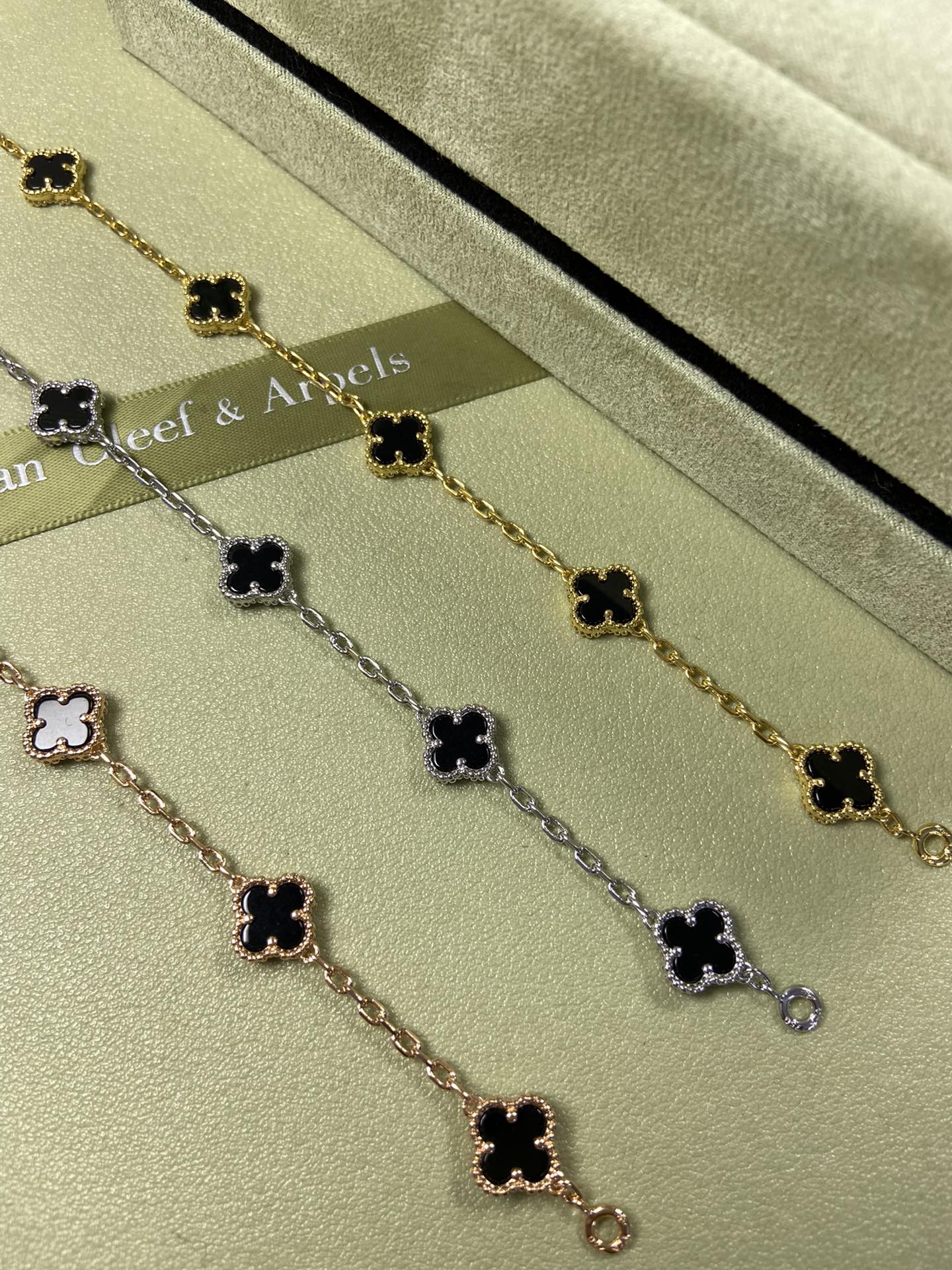 5XVA183KDE Stylishbracelets 6 flowers mini size 0.9cm flower