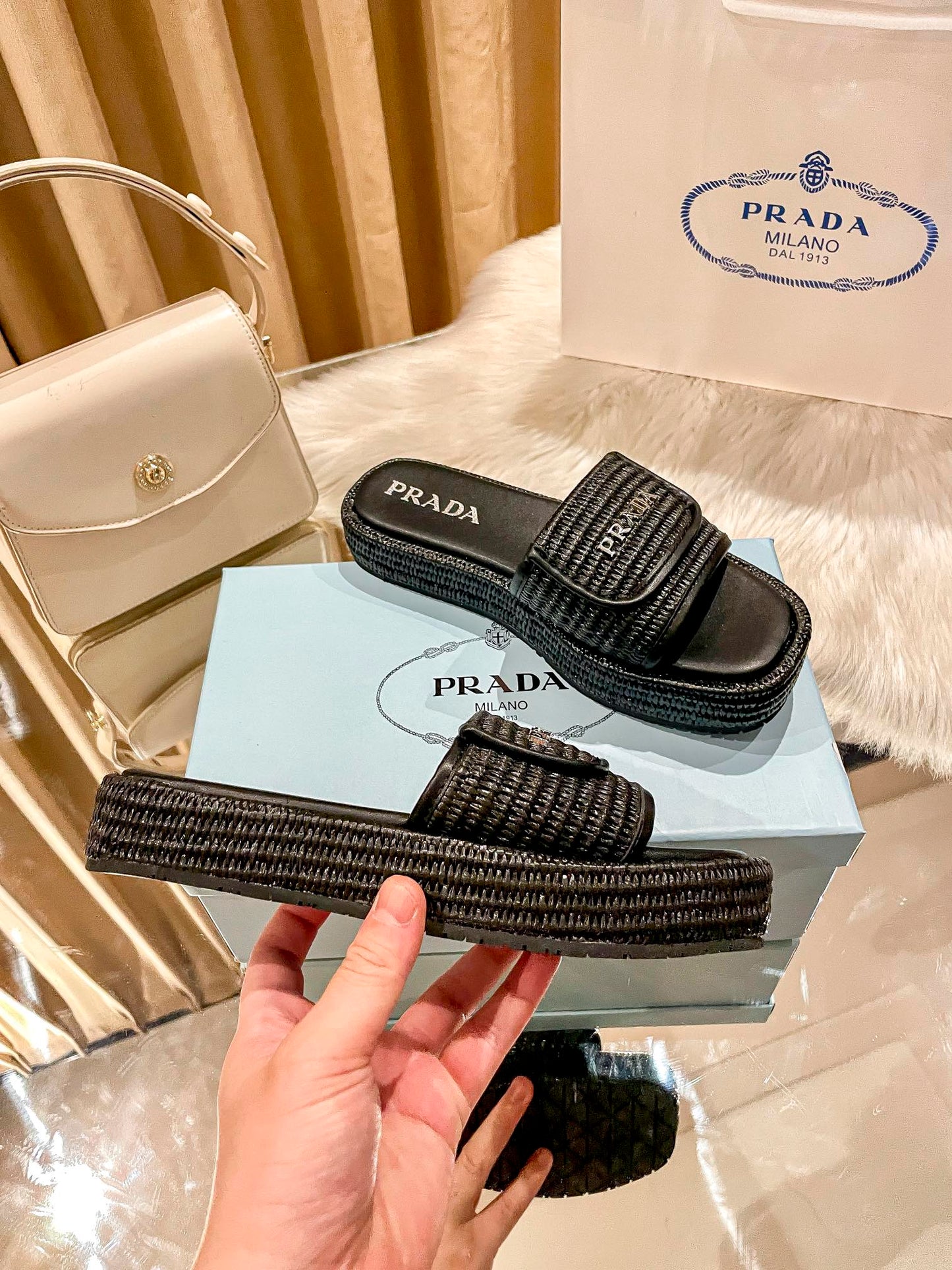 14PD176ZDE Stylish Slippers