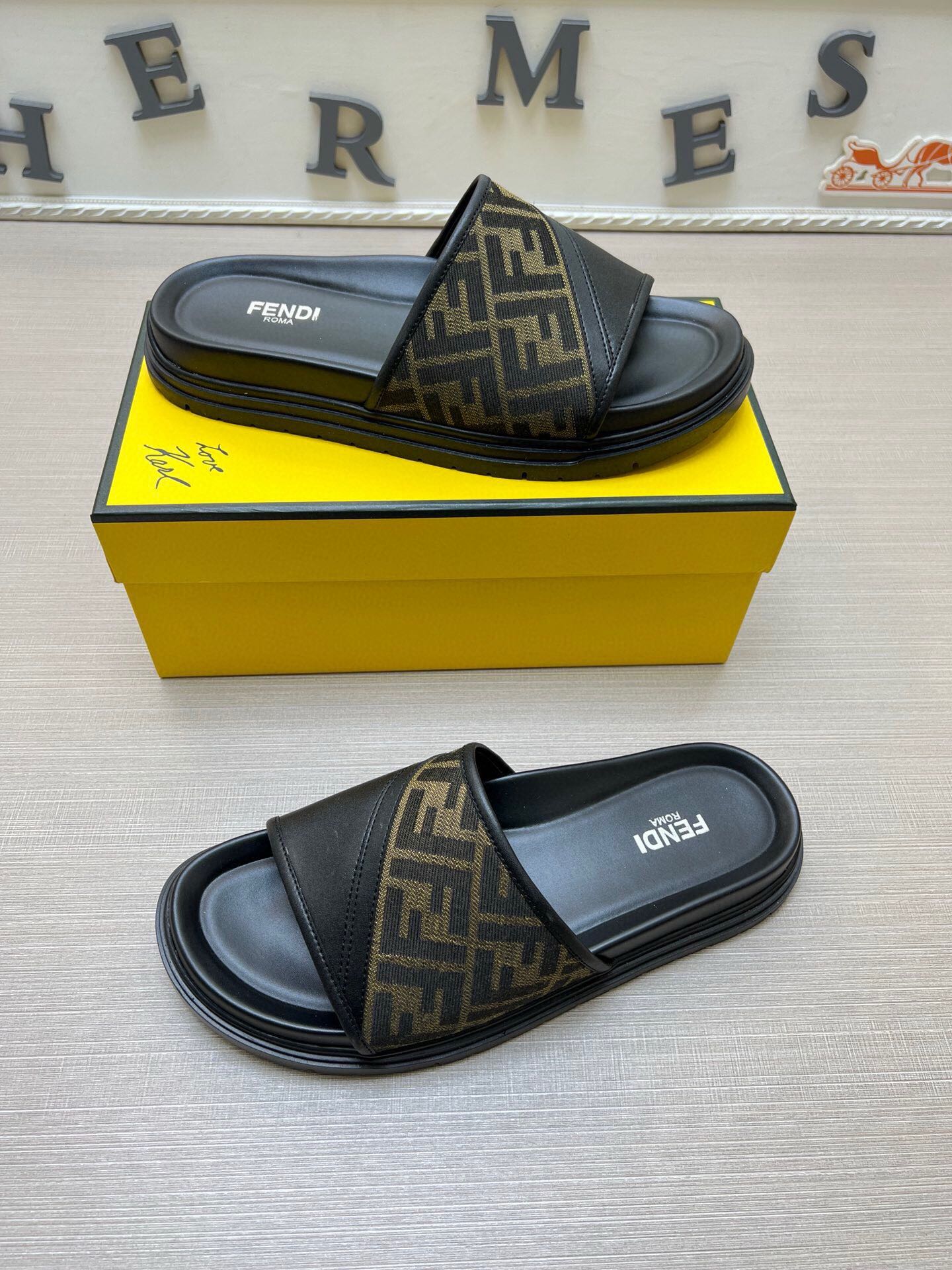 5LF223ZDE Stylish Slippers