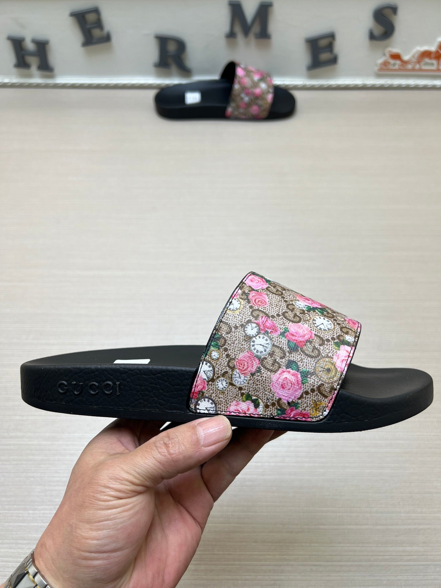 5WB239ZDE Stylish Slippers