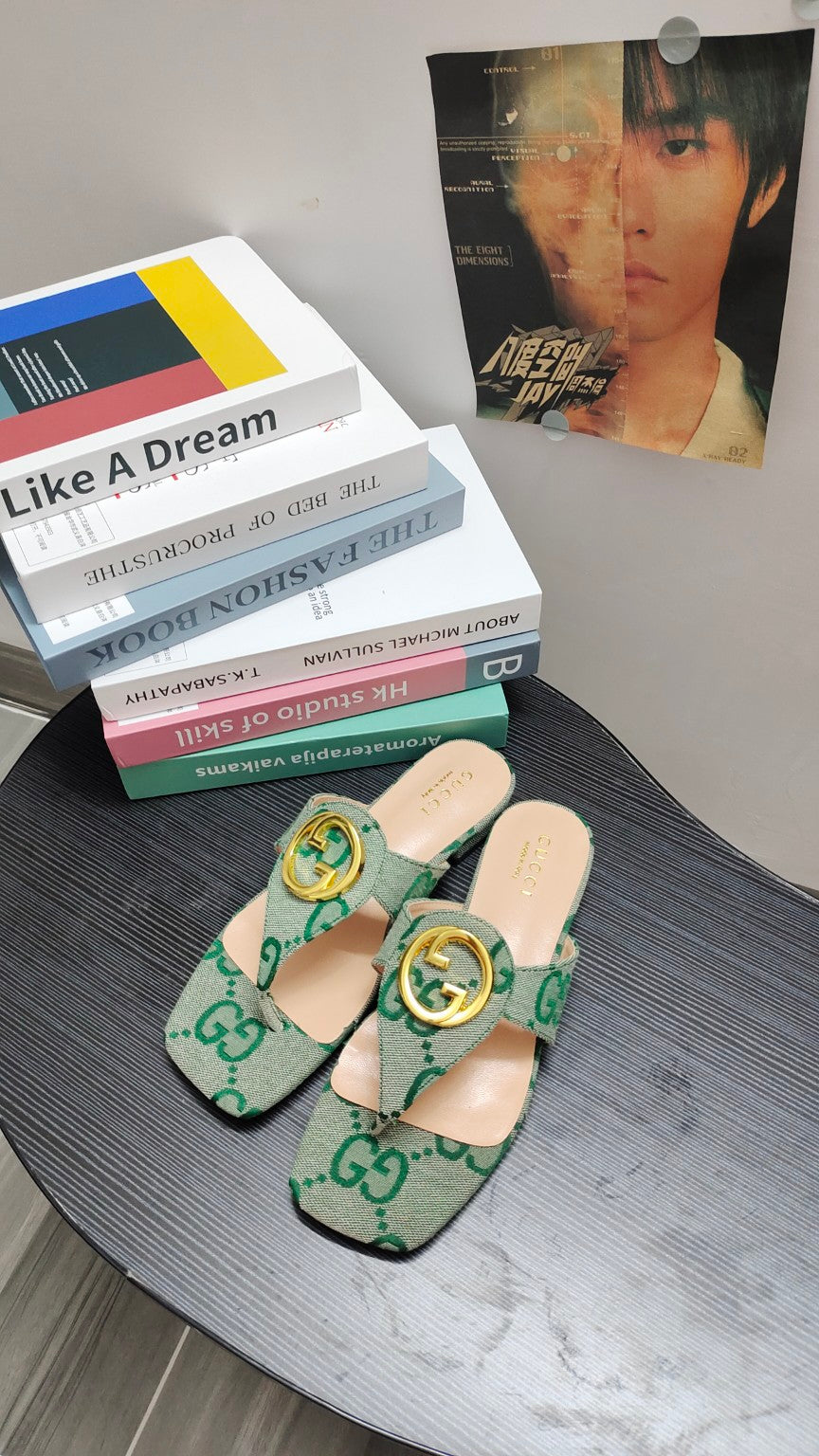 14B99ZDE Stylish slippers