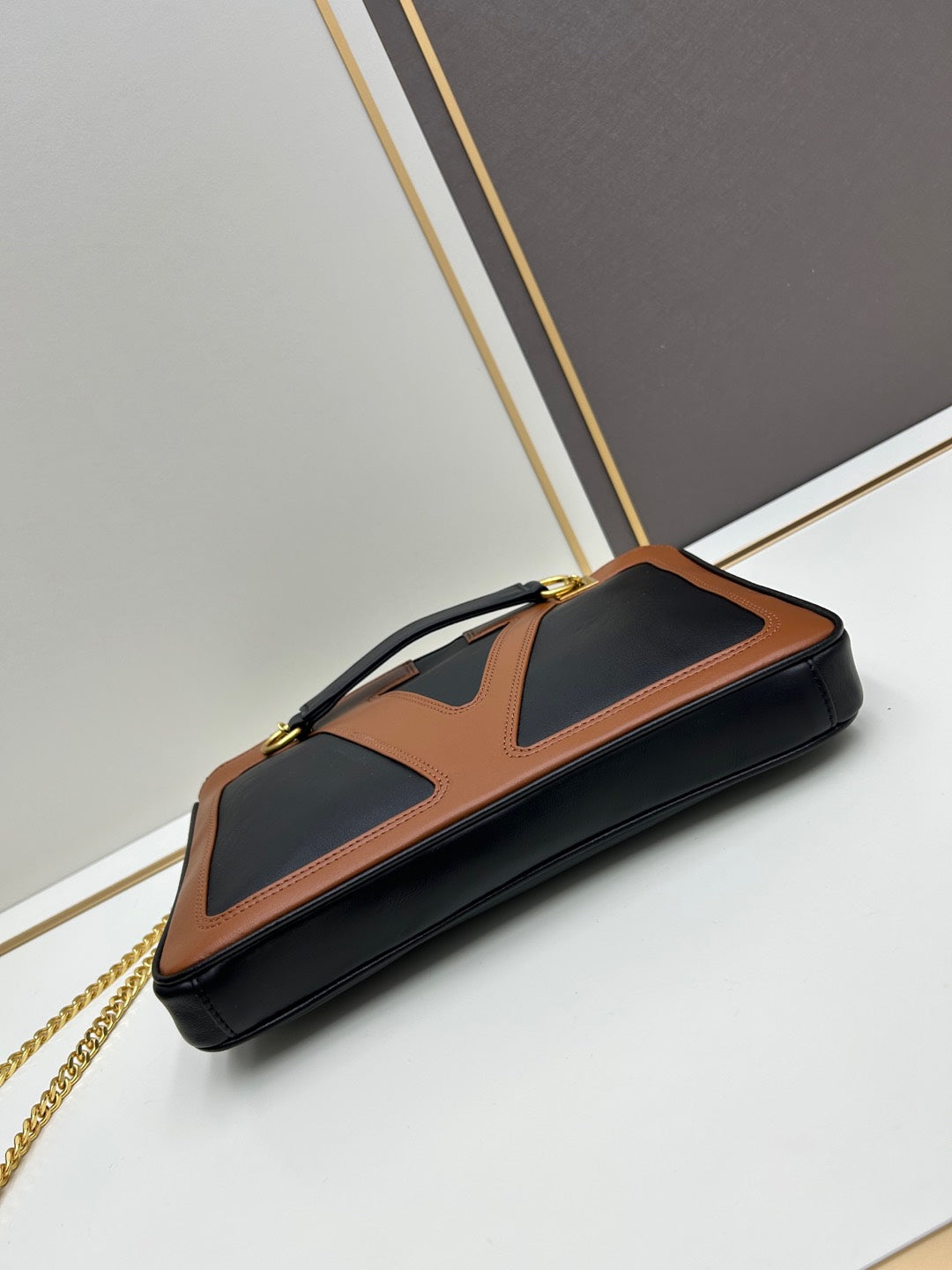 2WVL47BDE Stylish leather bag