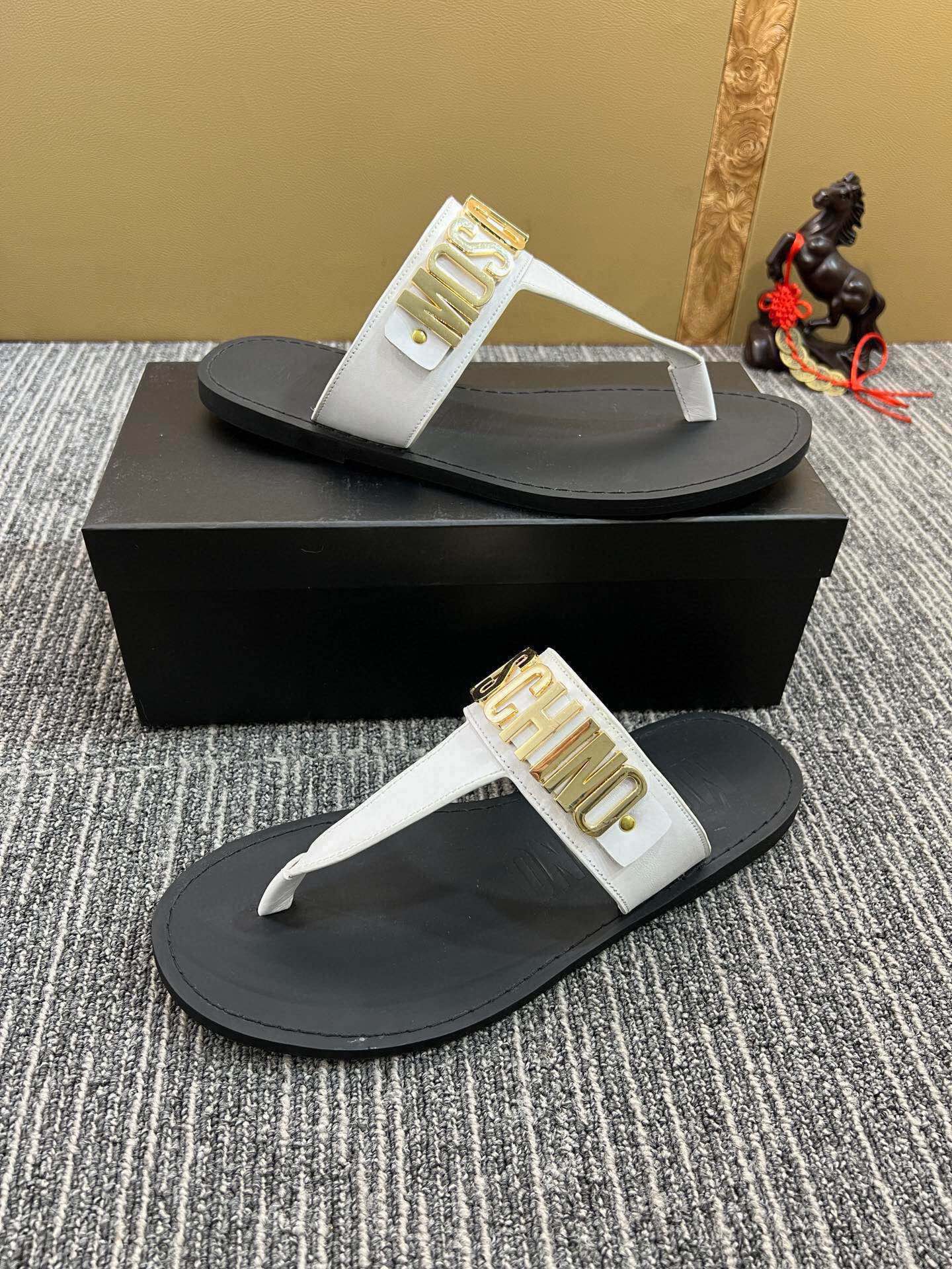 54A118ZDE Stylish slippers