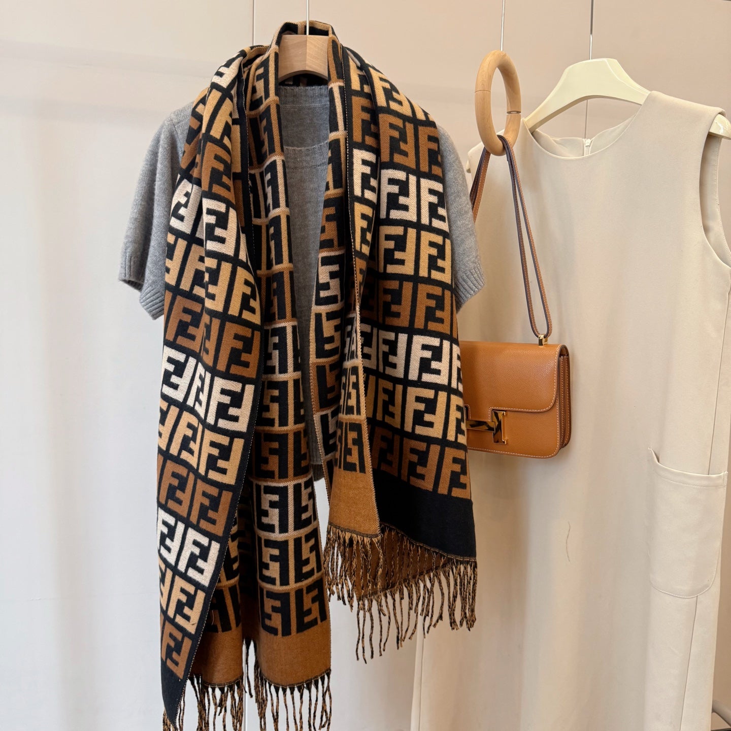 185RF65WDE Stylish Winter Scarves