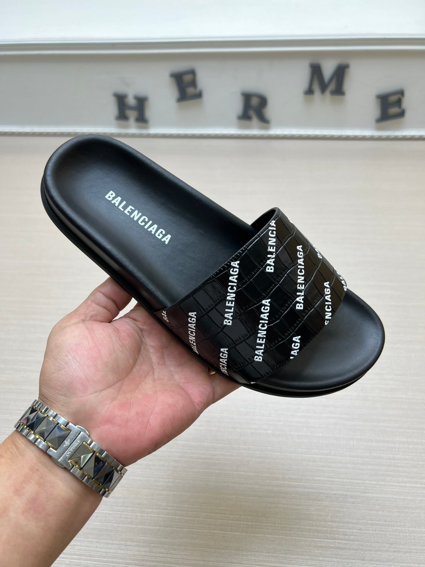 54J99ZDE Stylish slippers