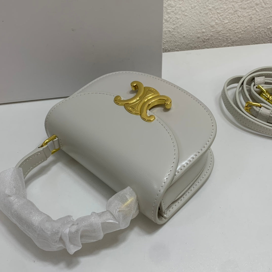 1XCL40BDE Stylish leather bag 