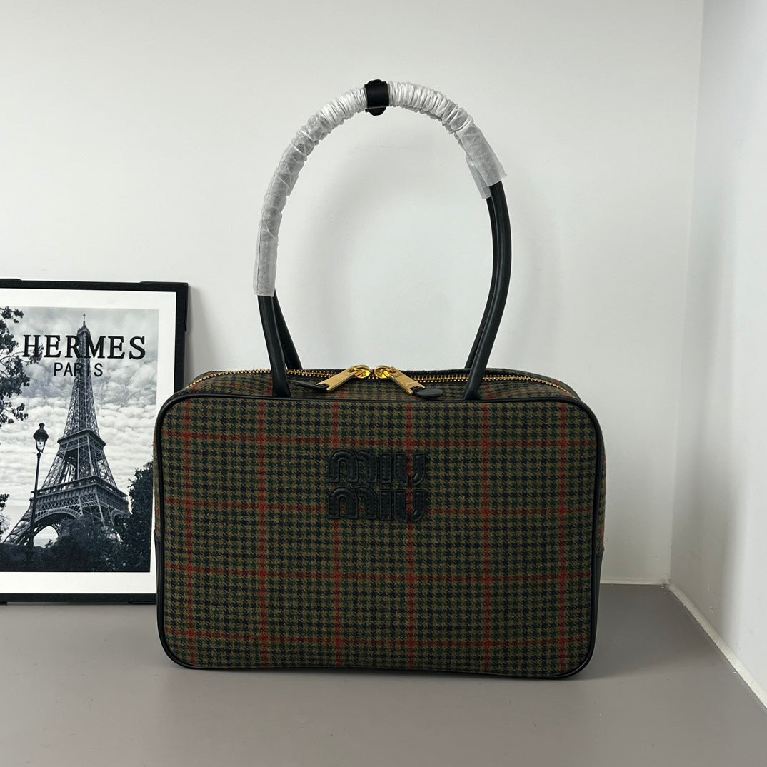 15RA46BDE Stylish  bag