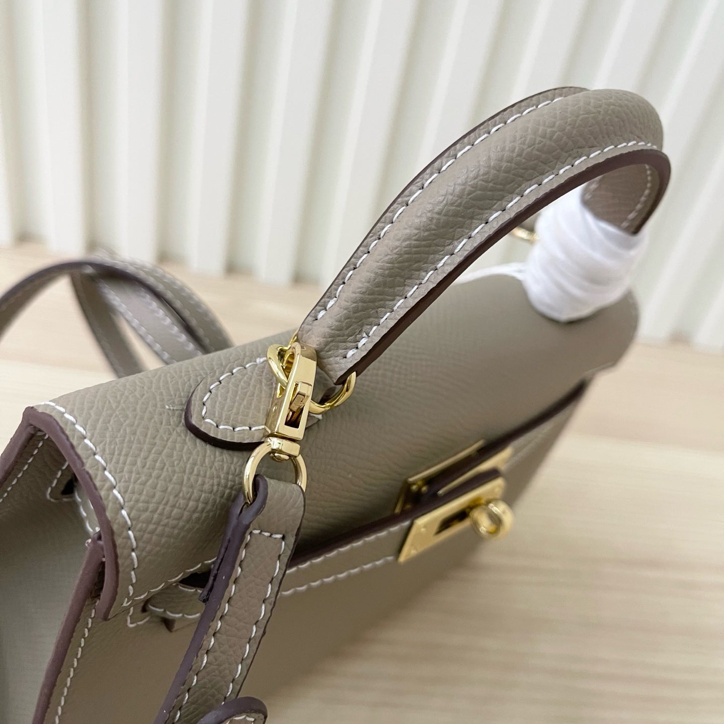 2WH26BDE Stylish leather bag