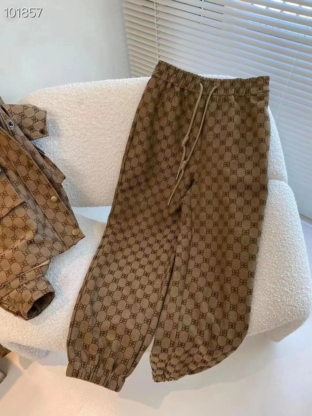 135WJ10UDE Stylish Pants