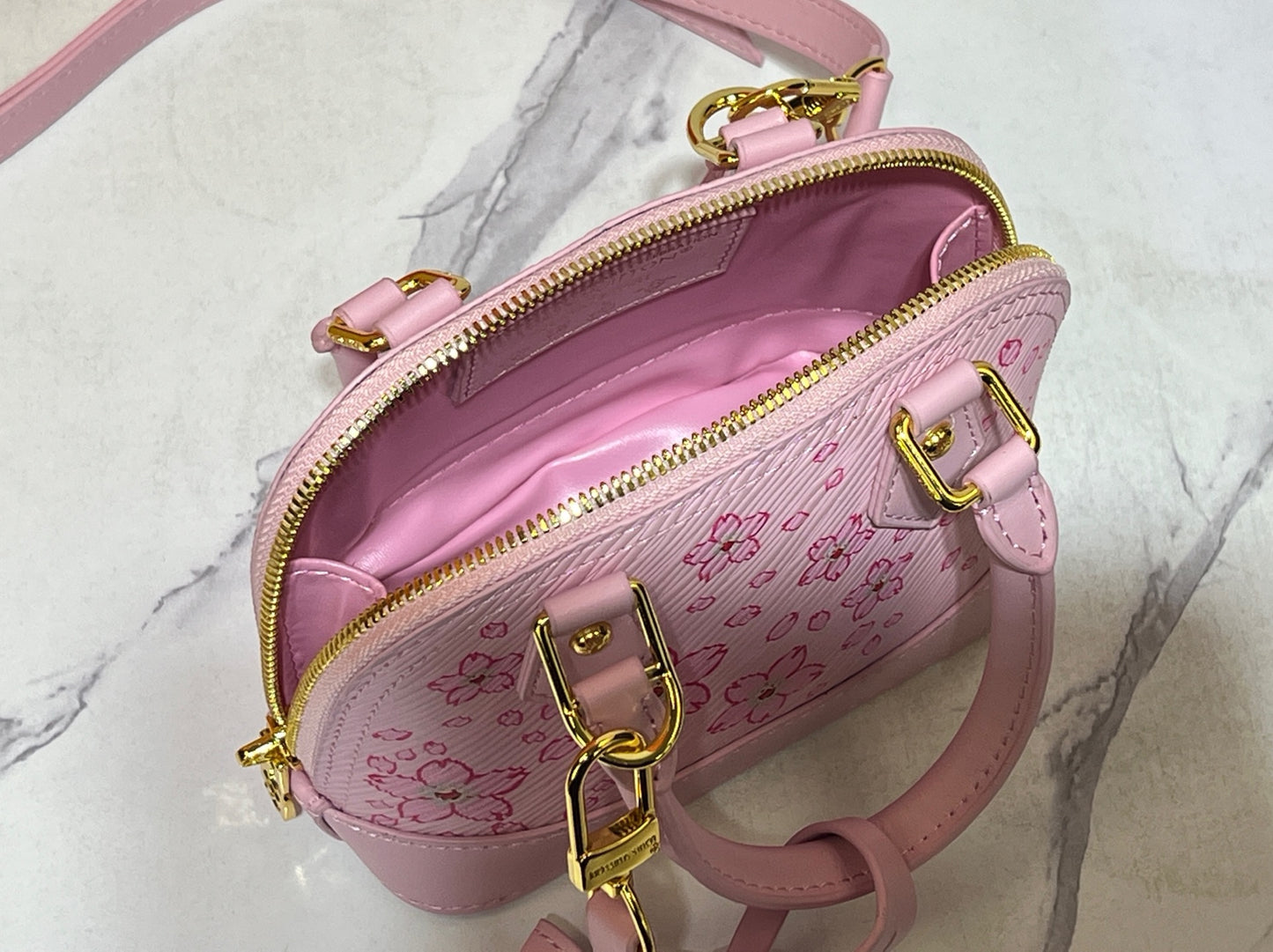 155NE1BDE Stylish leather bag