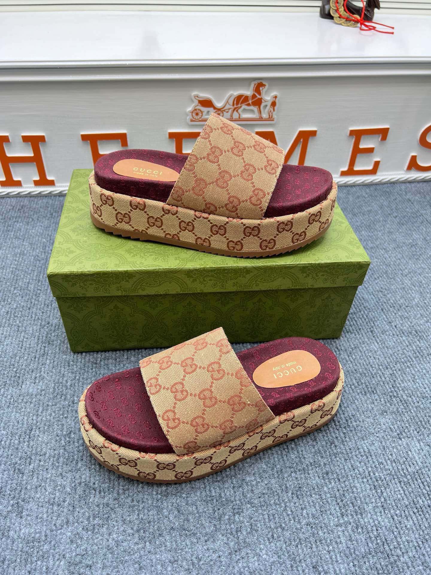 54B122ZDE Stylish slippers  Sole thickness 5.5cm