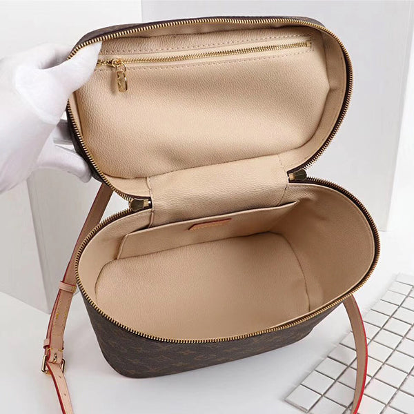 1E104BDE Stylish leather bag 