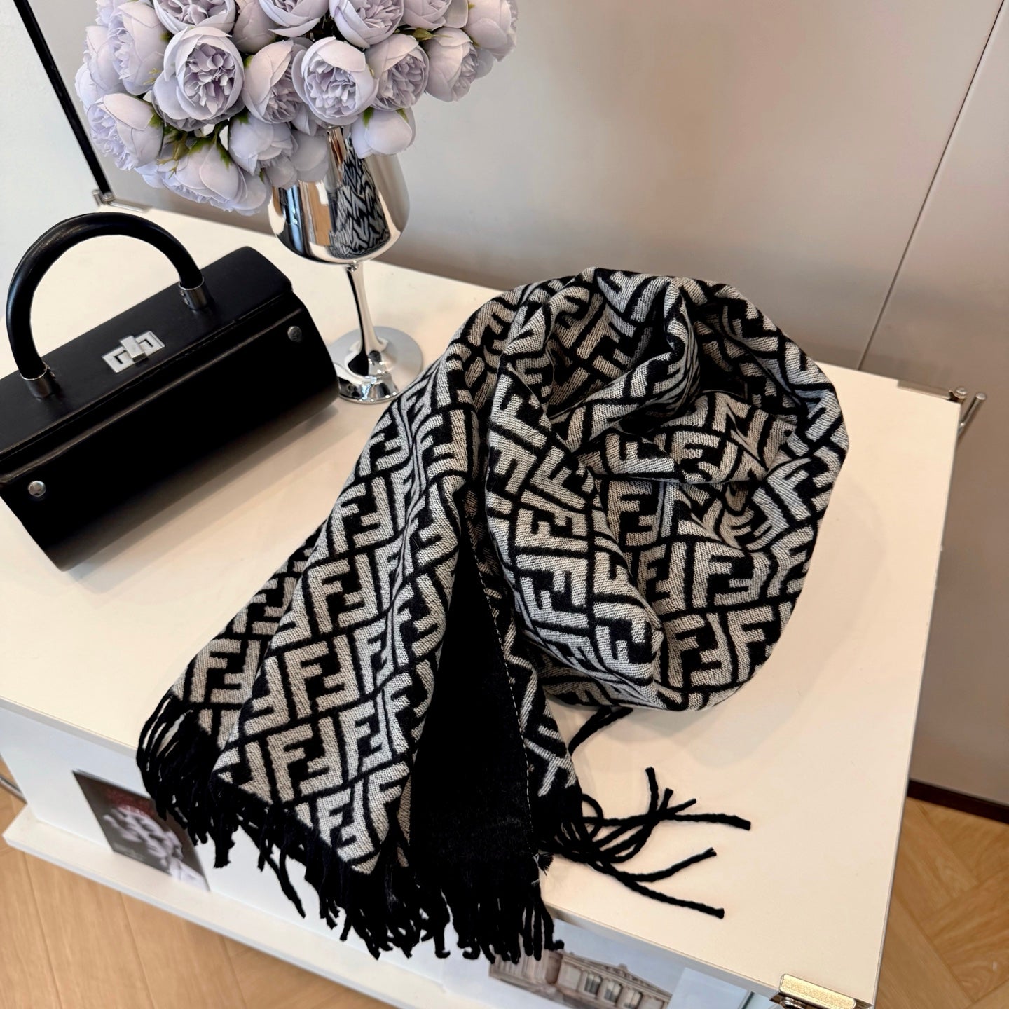 185ZF60WDE Stylish Winter Scarves